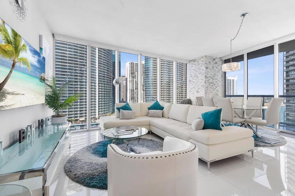 Apartment Penthouse Luxury Icon And W Panoramic Views Balcony In Brickell Miami
