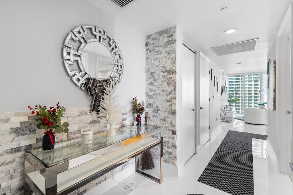 Penthouse Luxury Icon And W Panoramic Views Balcony In Brickell Miami