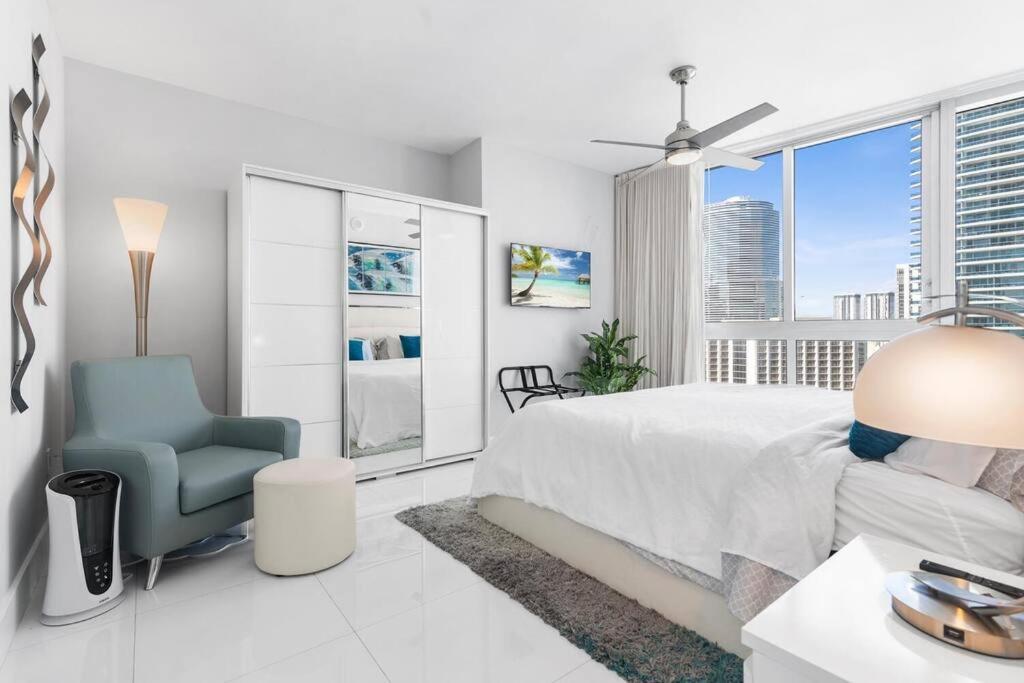 Penthouse Luxury Icon And W Panoramic Views Balcony In Brickell *
