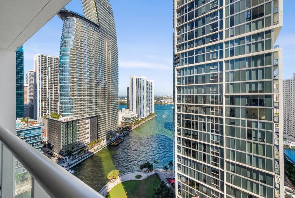 Apartment Penthouse Luxury Icon And W Panoramic Views Balcony In Brickell *